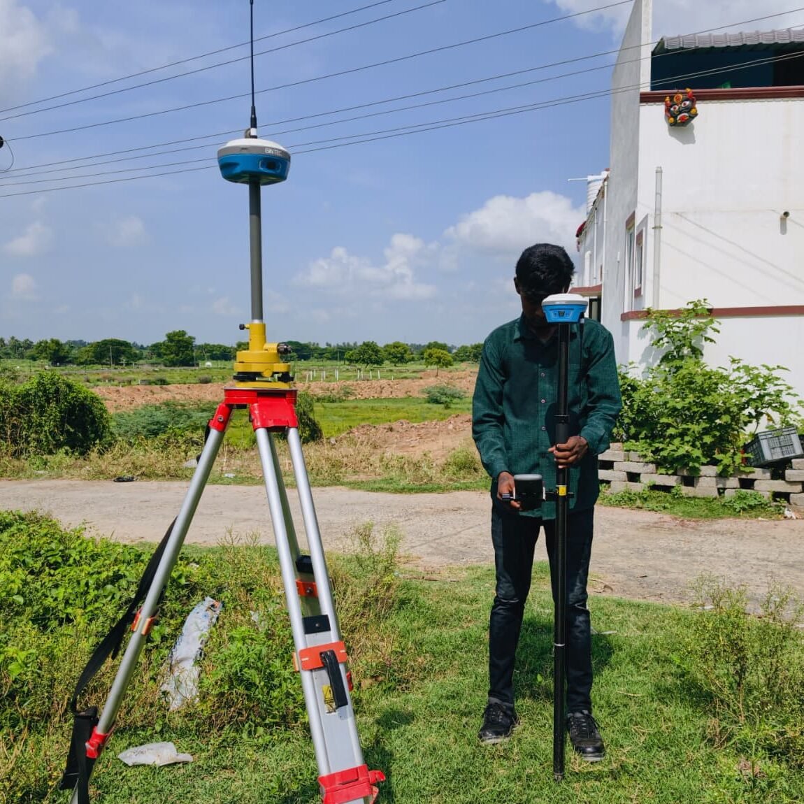 Provides centimeter - level accurate geo-referenced positioning data for land  and development projects.
DGPS Survey